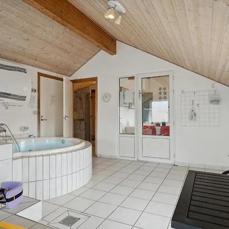 Σπίτι διακοπών In With Sauna